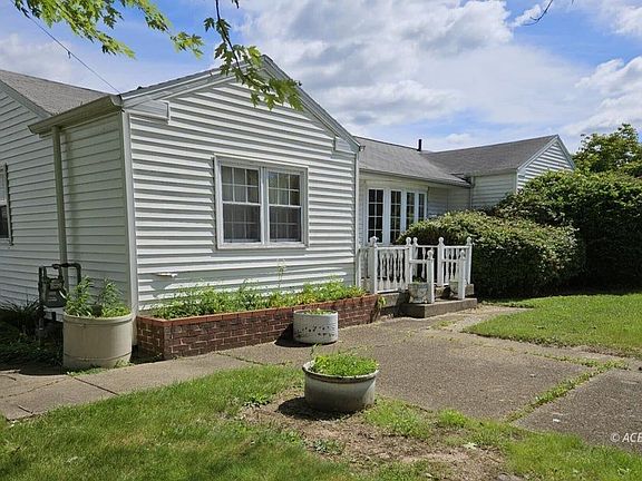 5th image of 36 Johnson Rd