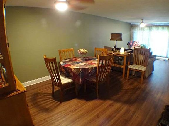 5th image of 4 Pembroke Dr Unit 20