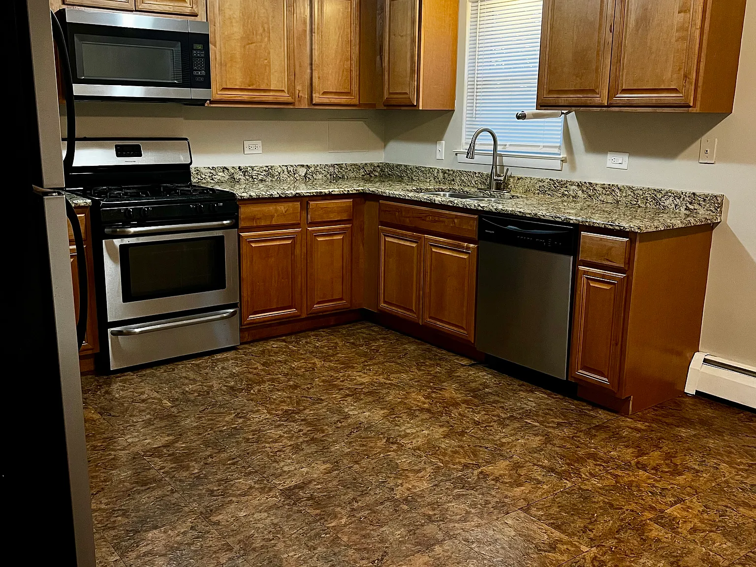 2 bed, 1050 sqft, $1,675 — Photo 1
