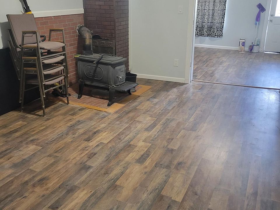 2nd image of 216 Line St