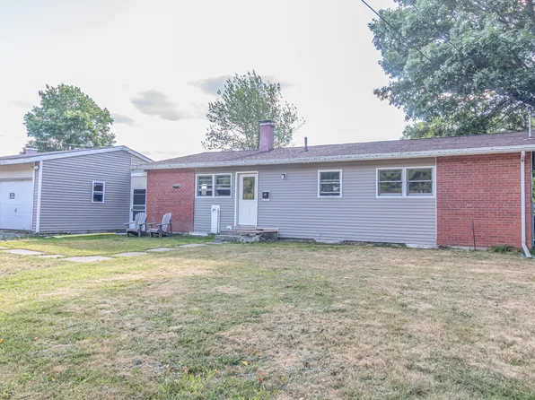 28 Randolph Drive, Bangor, ME 04401