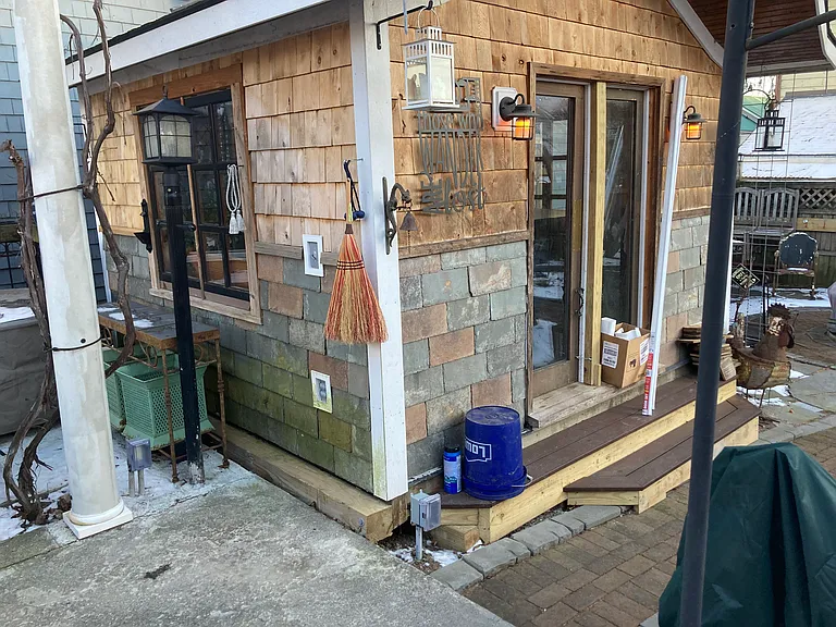 182 Washington St — Photo 2