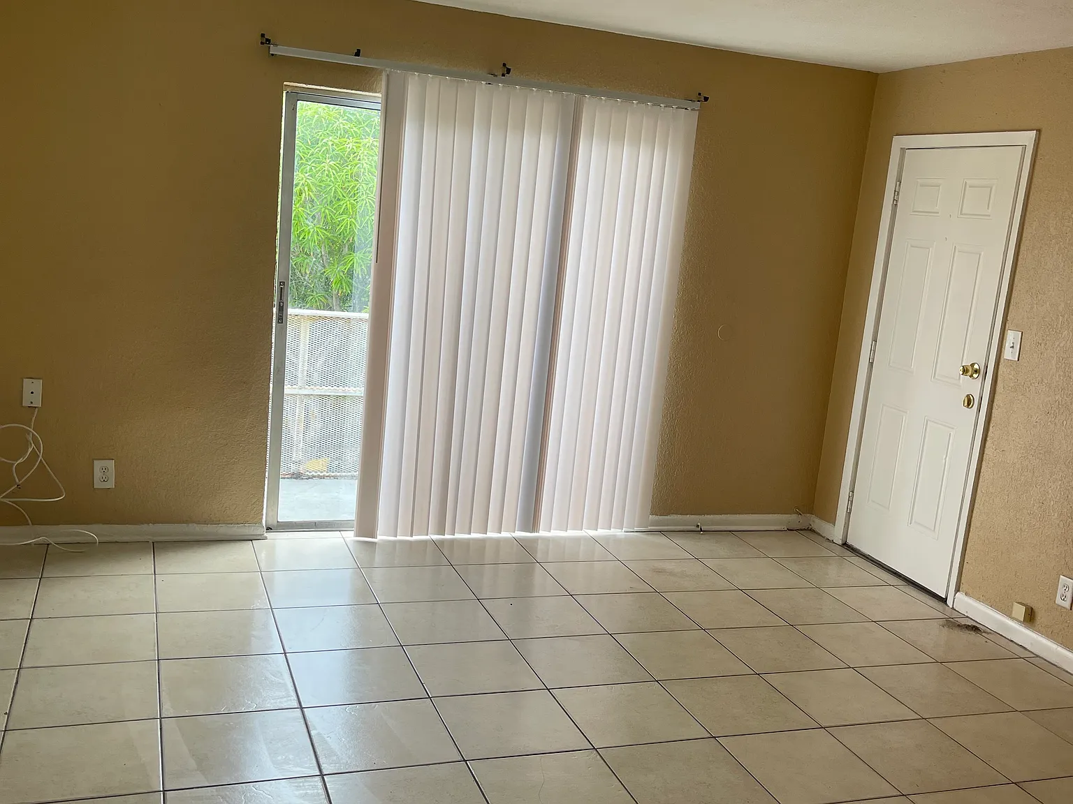 2 bed, 3250 sqft, $1,700 — Photo 1