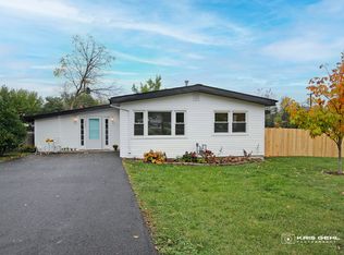 2101 Old Elm Rd, Lindenhurst, IL 60046