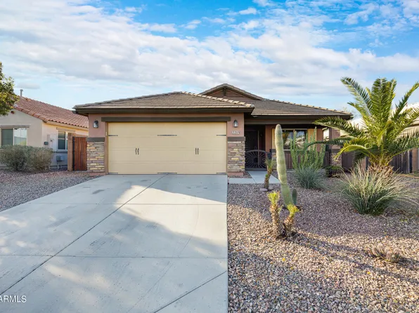 2215 E HAZELTINE Way, Gilbert, AZ 85298