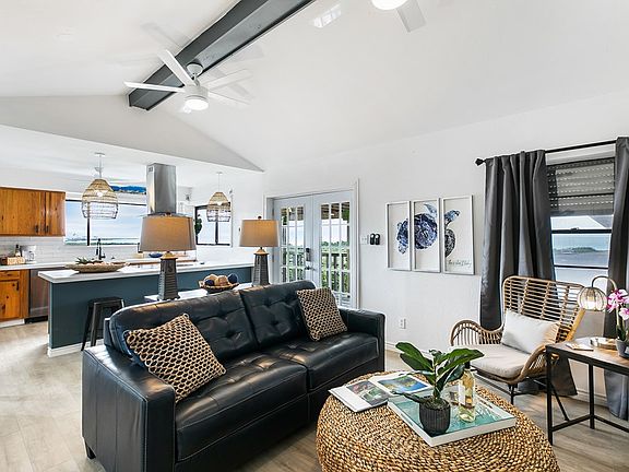 2nd image of 113 W Sunny Isle Dr #1