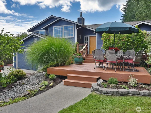 4537 E Hilltop Drive, Clinton, WA 98236