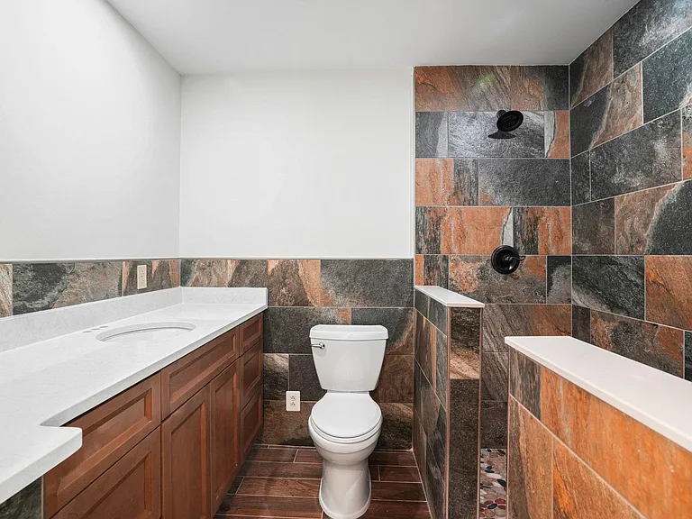 7712 Dolly Dr — Photo 25