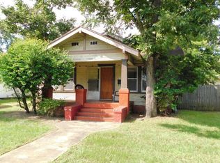 611 Crockett Rd, Palestine, TX 75801