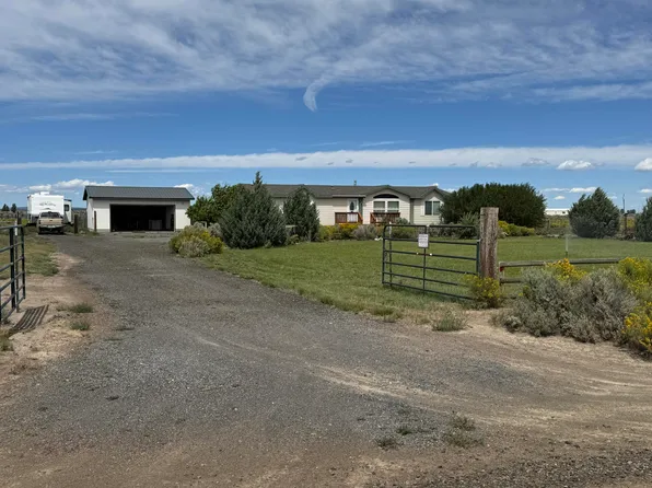 85293 Mountain Ln, Christmas Valley, OR 97641