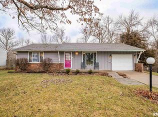 312 William St, East Peoria, IL 61611