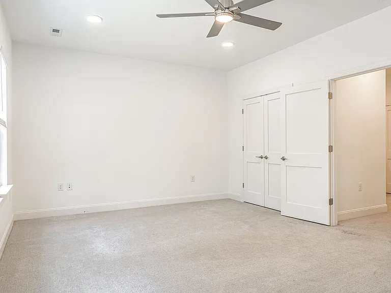 389 James St — Photo 12