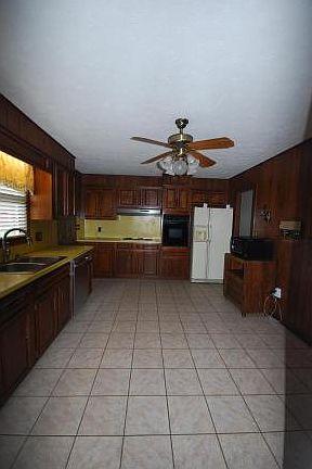 4th image of 3709 Bernard Cir