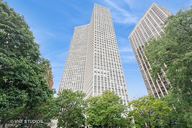 1st image of 2626 N Lakeview Ave APT 1002