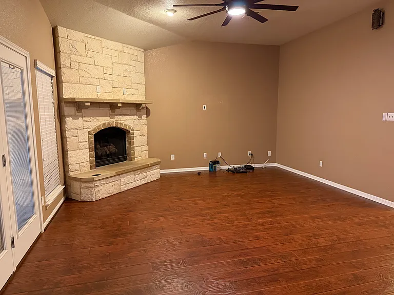 621 S Roy Reynolds Dr — Photo 14