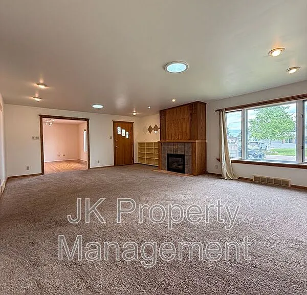 806 Forest Ave — Photo 8