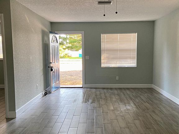 3rd image of 677 51st Ave S