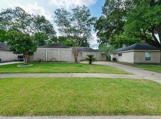 13731 Overbrook Ln, Houston, TX 77077