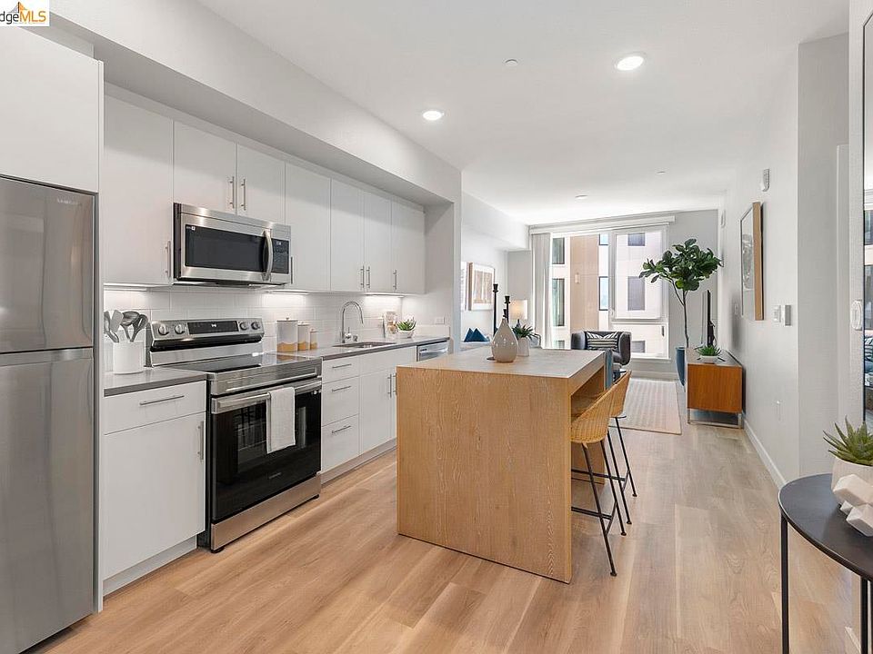 1st image of 260 Brooklyn Basin Way #424