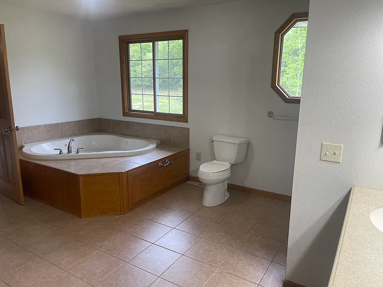 8774 Dublin Rd — Photo 18