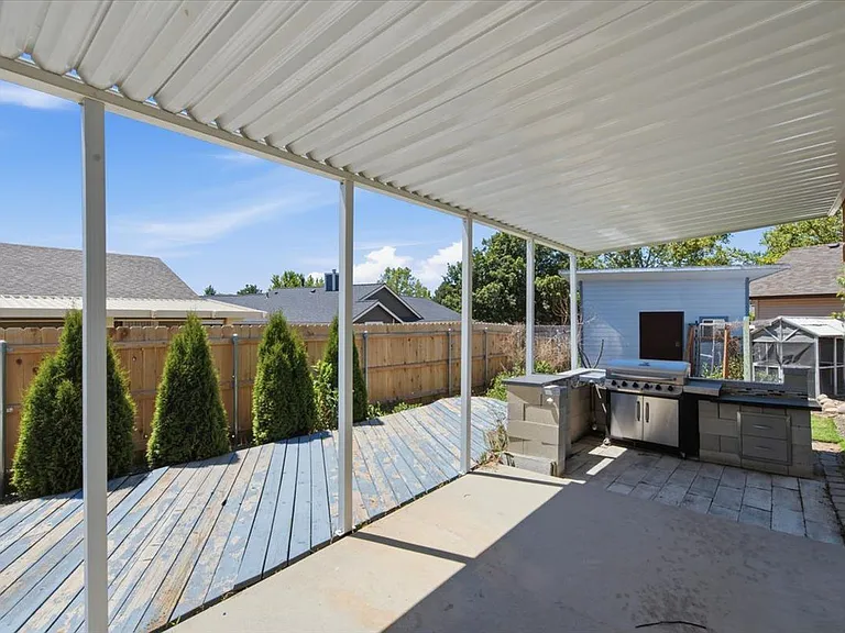 4426 S Tinker Ave — Photo 26