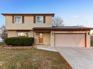 37643 Douglas Ct, Sterling Heights, MI
