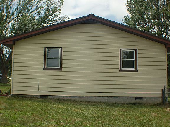 3rd image of 308 Crescent Dr