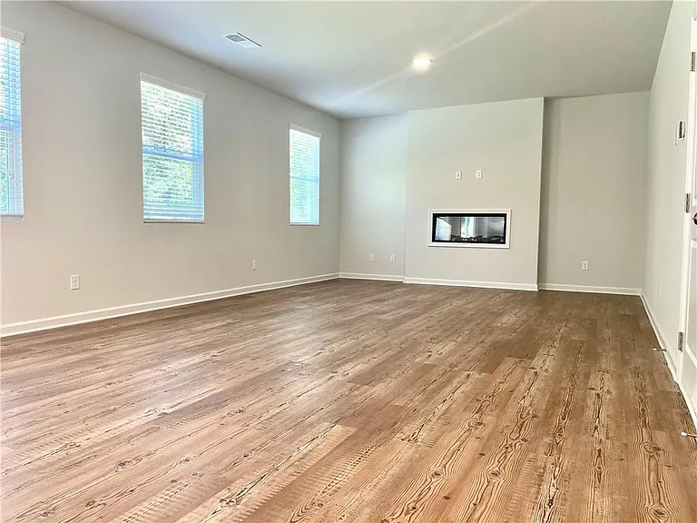 667 Summerwood Ln — Photo 11