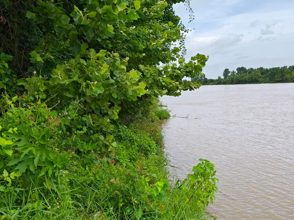 2 Hainaut Ln, Marksville, LA 71351