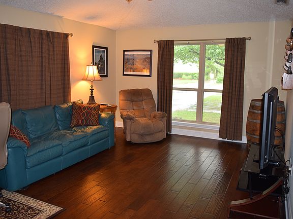 5th image of 312 Blue Quail Ct