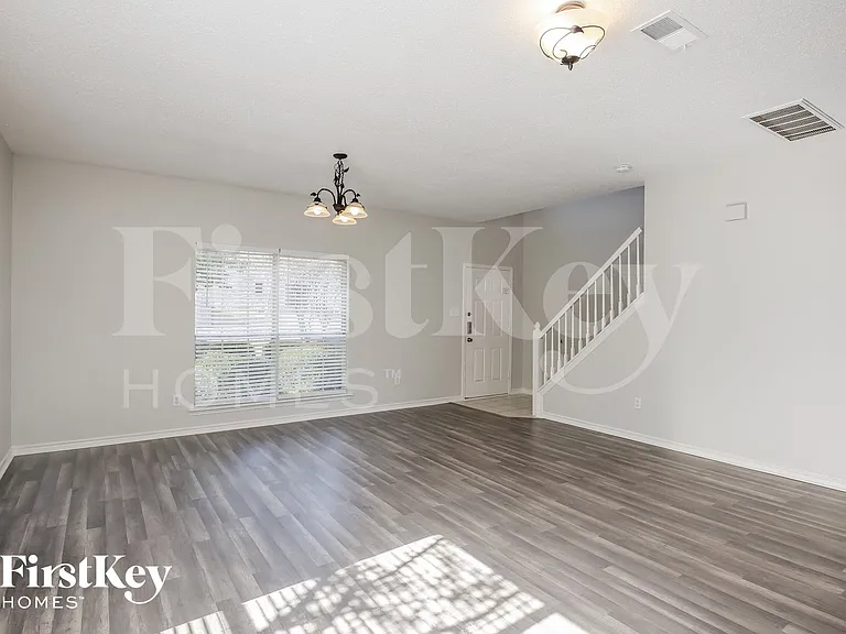 2124 Twin Creek Ln — Photo 5