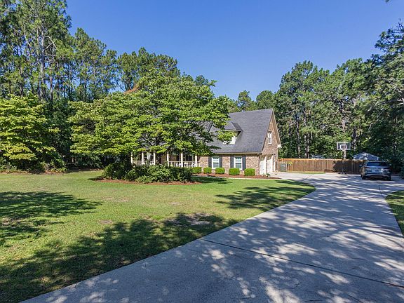 4th image of 523 Woods Bend Dr
