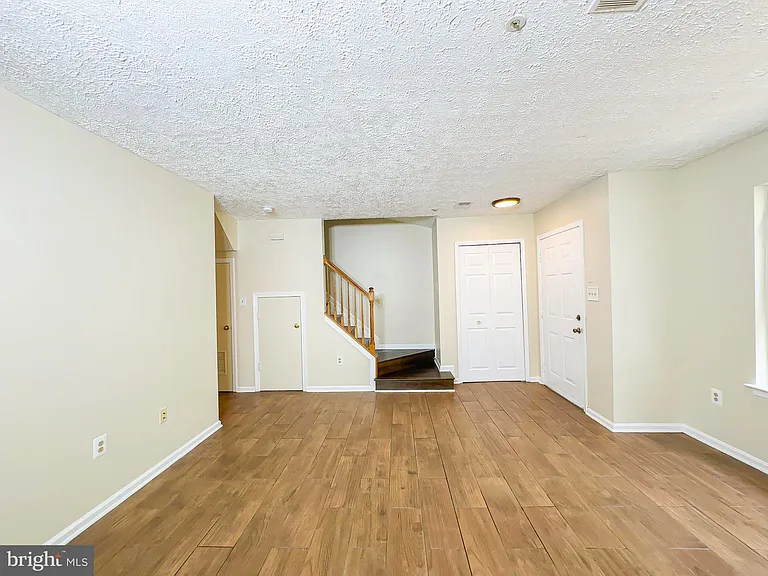 7218 Mahogany Dr #4 — Photo 2