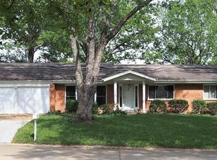 712 Montauban Dr, Saint Louis, MO
