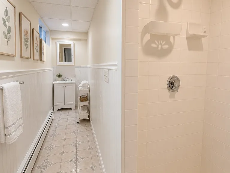 57 S Hobart St #BASEMENT — Photo 4