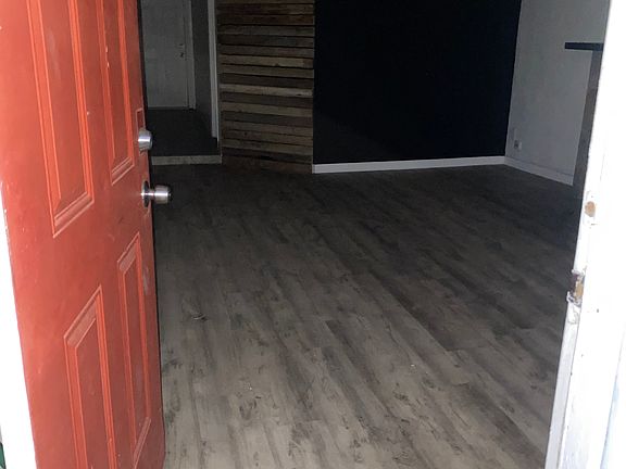2nd image of 328 W Wilson Ave