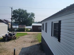 610 2nd St S, Lansing, IA 52151