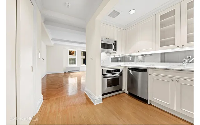 Rented by Douglas Elliman | media 54