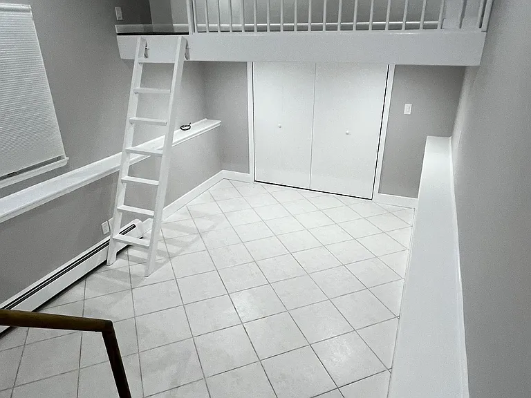 4 Margaret Ln — Photo 3
