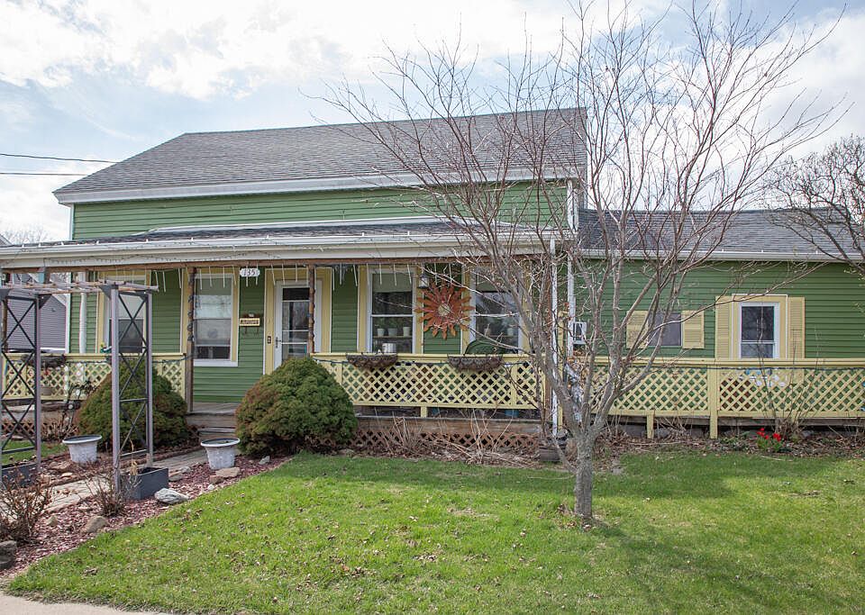 1st image of 135 Prospect Ave