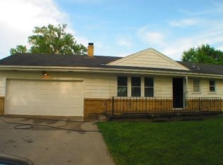 7821 Hedges Ave, Raytown, MO 64138