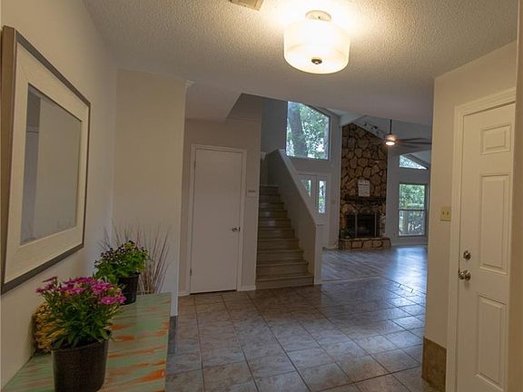 3rd image of 2201 Knollwood Drive