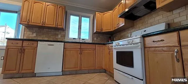 2 Roth St — Photo 11