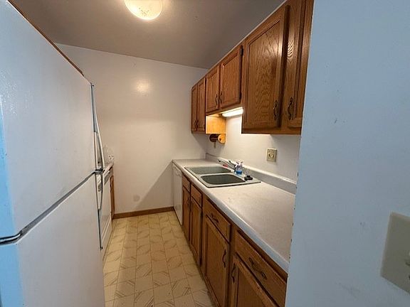 2nd image of 627-29 Walbridge Rd