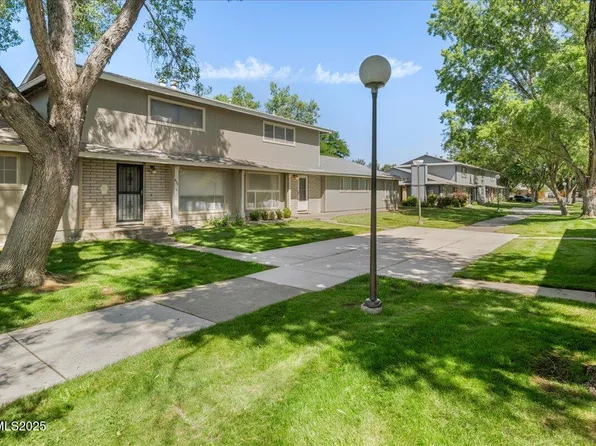 850 Woodberry Dr APT 2, Sparks, NV 89434