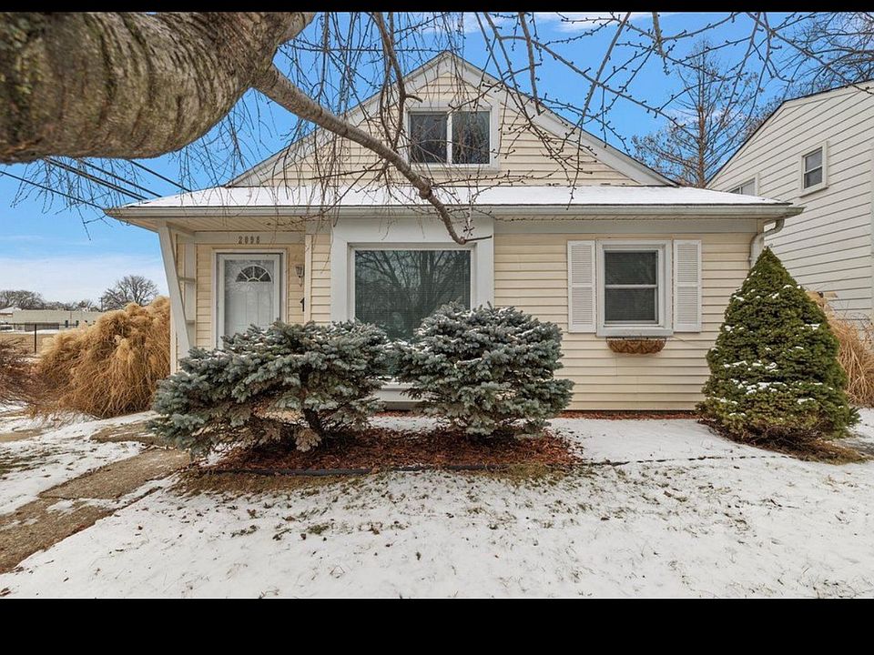 1st image of 2098 Moorhouse St