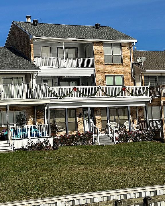 2nd image of 2215-4 False River Dr