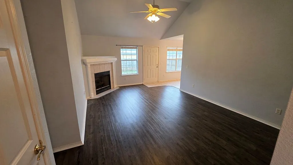 3 bed, 1200 sqft, $1,475 — Photo 2