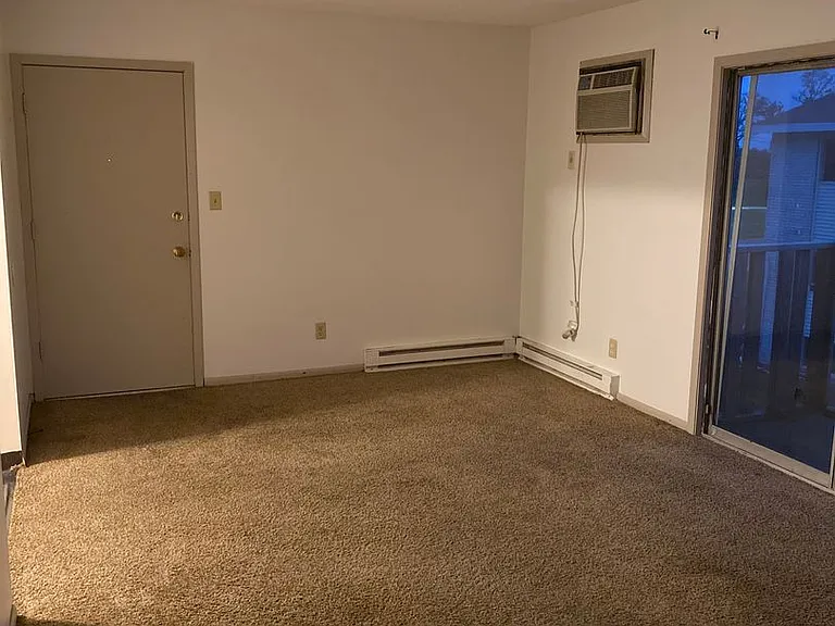 Crown Point Apartments — Photo 11