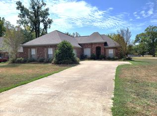 101 Trailbridge Bnd, Canton, MS 39046